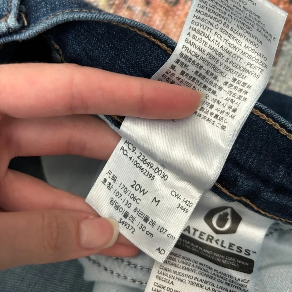 Levi's 20W Classic Bootcut Essential Denim Jeans - Picture 12 of 12
